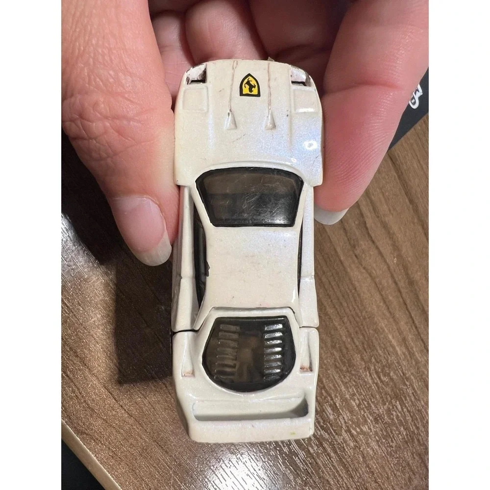 1988 HOT WHEELS LAMBORGHINI COUNTACH LP 400S WHITE 1:64 DIECAST 2 3/4
